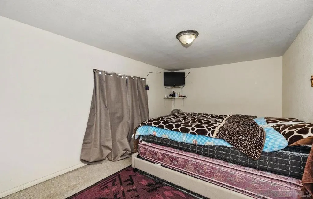 5234 Roswell, San Diego, California 92114 home-pic-24